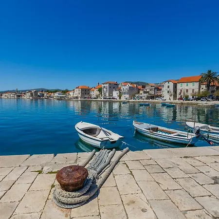 Nyaraló Beach House Kantun Kaštela